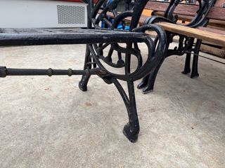 Banco antiguo de hierro forjado