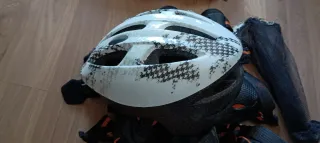 Lote Patinaje: Casco, Mochila y Protecciones