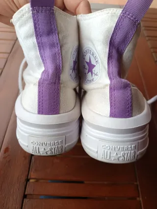 Converse Chuck Taylor All Star Morado y Blanco