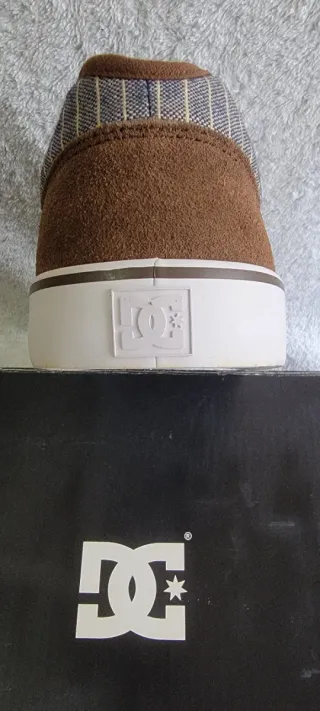 Zapatos DC Shoes Marrones y Grises