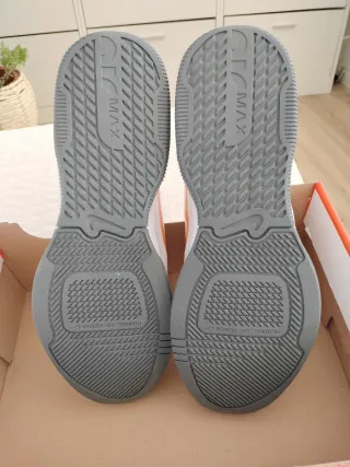 Zapatillas Nike Talla 46 Naranja y Blanco