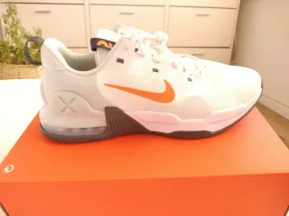 Zapatillas Nike Talla 46 Naranja y Blanco
