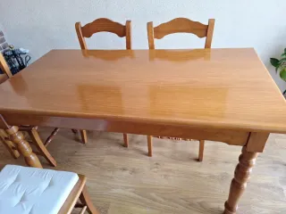 Mesa de comedor de pino