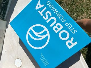 Zapatos de seguridad Bellota negros y azules,