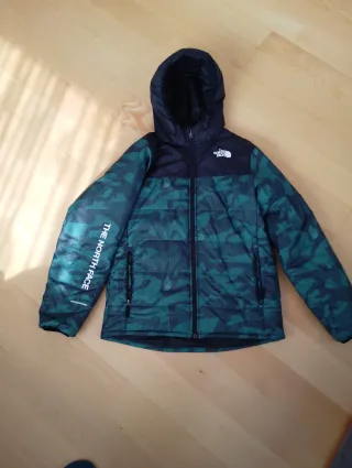 Cazadora The North Face verde camuflaje