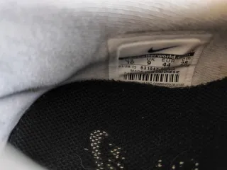 Zapatillas Nike edición Erik Koston, Negras y Roja