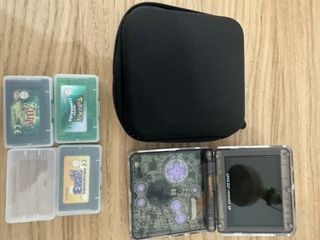 Nintendo Game Boy Advance SP + 4 Giochi
