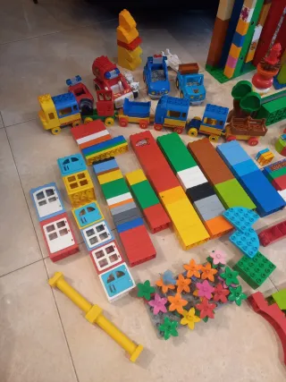 Consegna di Pezzi LEGO Duplo per Bambini Vari