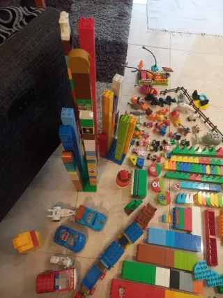 Consegna di Pezzi LEGO Duplo per Bambini Vari