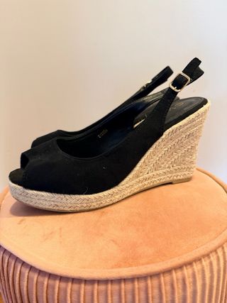 Cuñas negras peep toe destalonadas nuevas