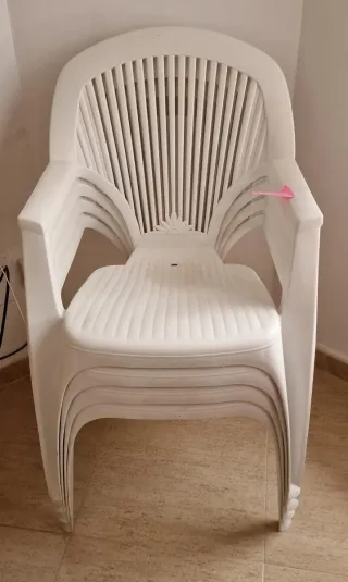 4 Sillas de Jardín Blancas Apilables