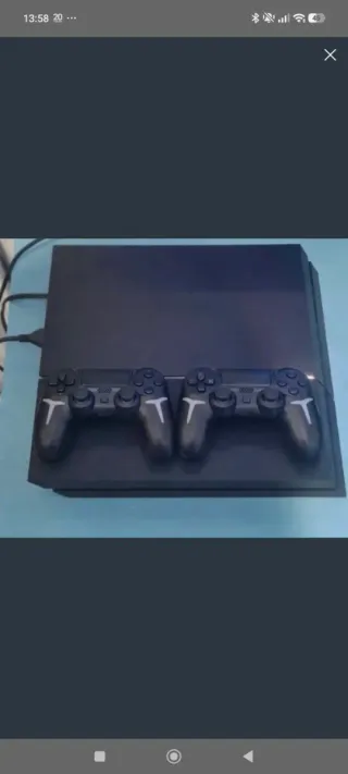 Consola PS4 + 2 Mandos Compatibles