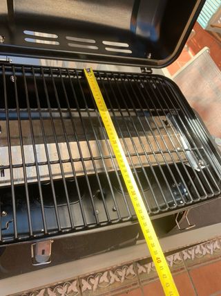 Barbecue a gas portatile con piedini pieghevoli