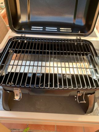 Barbecue a gas portatile con piedini pieghevoli