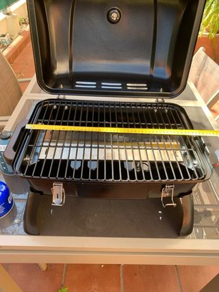 Barbecue a gas portatile con piedini pieghevoli