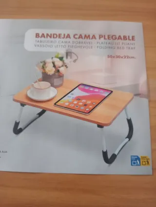 Mesa auxiliar plegable para cama