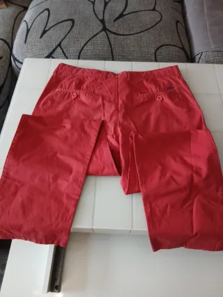Pantalón chino rojo chico