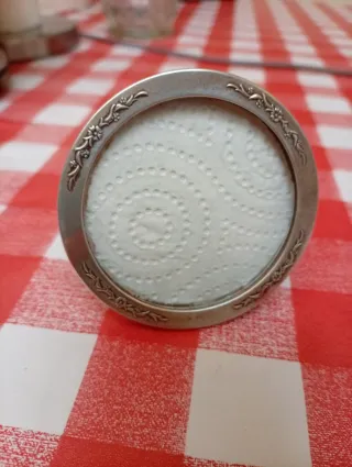 Pequeño marco de plata decorado