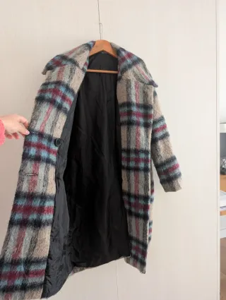 Abrigo de cuadros.