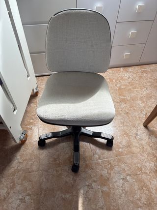 Silla de oficina giratoria beige