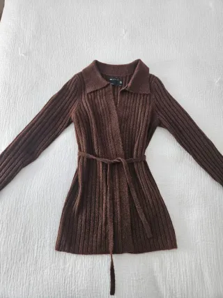 Cárdigan marrón largo con cinturón