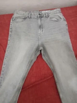 Pantalón vaquero gris