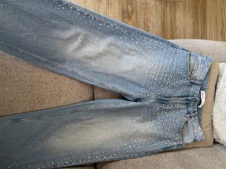 Pantalones vaqueros con brillos
