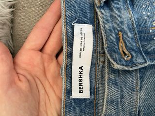 Pantalones vaqueros con brillos