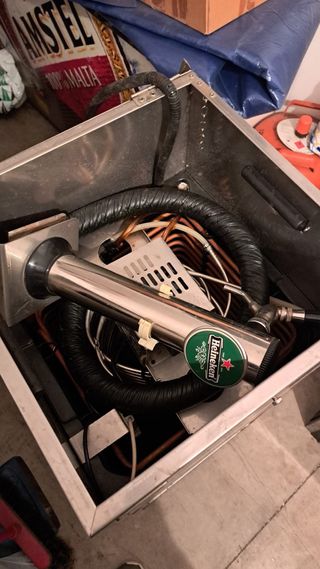 Barril Cerveza con Grifo y Botella Gas