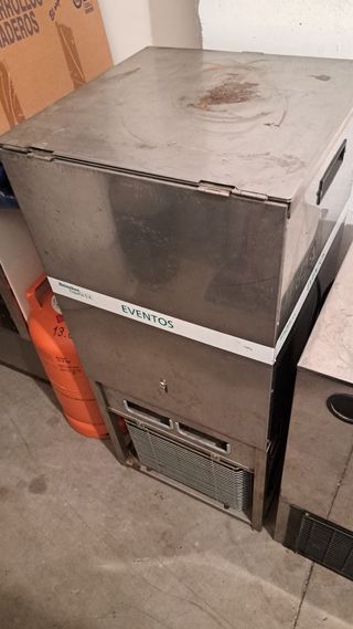 Barril Cerveza con Grifo y Botella Gas