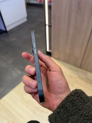 iPhone 14 128GB Azul Medianoche 100% batería