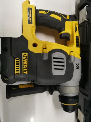 Martillo dewalt 18v mod DCH273.