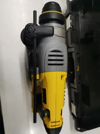 Martillo dewalt 18v mod DCH273.