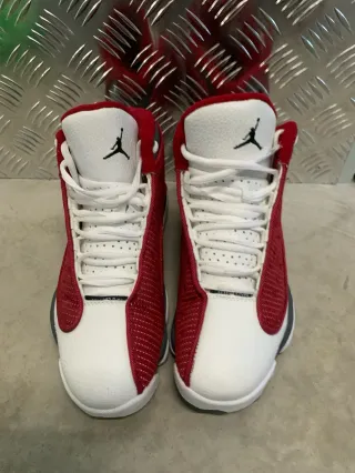 Jordan 13 Retro Rojo y Blanco talla 40