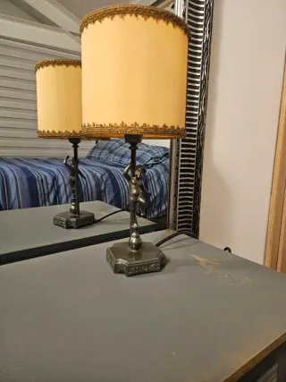 Lampada vintage con figura cherubino