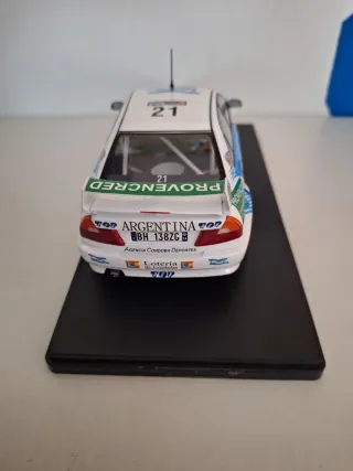 Mitsubishi Lancer 1:24