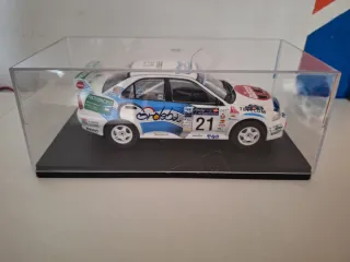 Mitsubishi Lancer 1:24