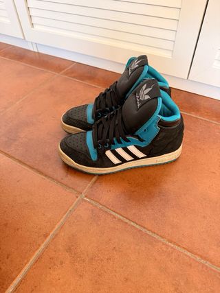 Zapatillas Adidas Altas Negras y Azules
