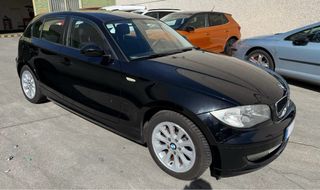 BMW 116i ETIQUETA C , LLANTAS, CLIMA AUTOMATICO,