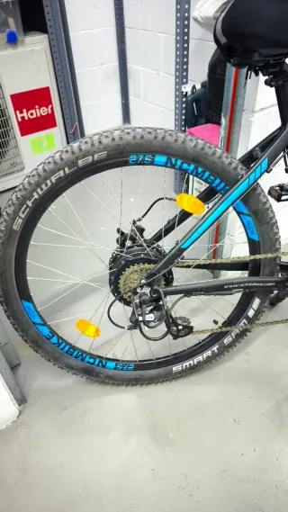 Bicicleta Eléctrica NCM Negra y Azul