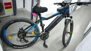Bicicleta Eléctrica NCM Negra y Azul