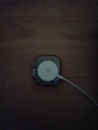 Reloj Inteligente Dorado con Cargador