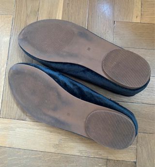 Bailarinas de terciopelo negras de Mango Kids.