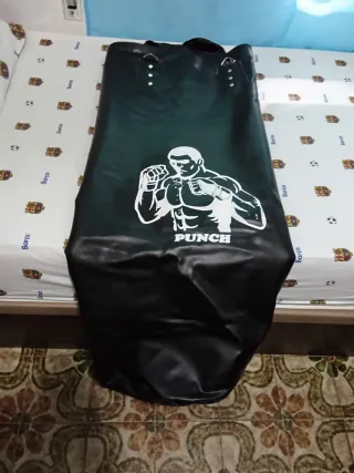 Saco de boxeo grande con cadenas