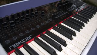 Teclado MIDI Nektar Panorama P4