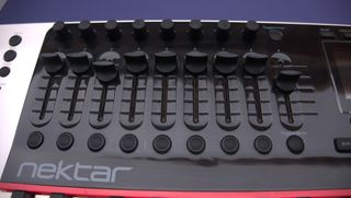 Teclado MIDI Nektar Panorama P4