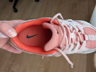 Zapatillas Nike Naranja y Rosa