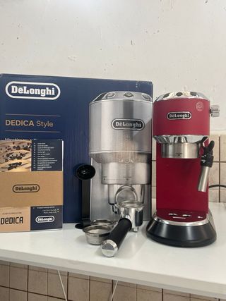 Cafetera DeLonghi Dedica Style Roja