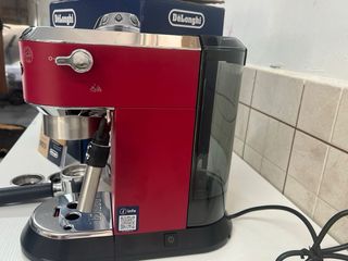 Cafetera DeLonghi Dedica Style Roja