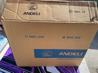 Soldadora ANDELI LED MIG-250 Inverter
